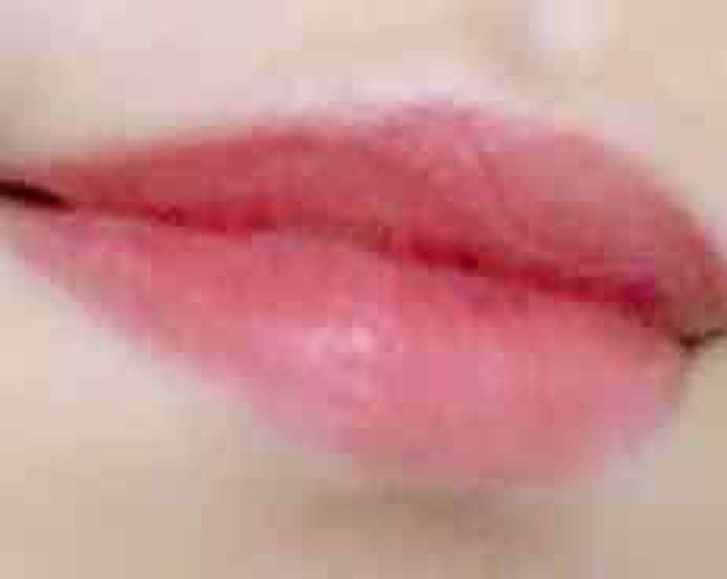 玲 on LIPS 「姉にメイクしてもらいましたハロウィンっていう理由で、、姉貴に似..」(1枚目)