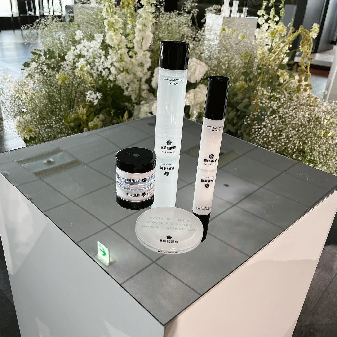 Haruka on LIPS 「マリークヮントの新作スキンケア商品の体験会へモードなパッケージ..」(3枚目)