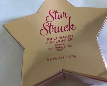 MAKEUP REVOLUTION スターオブザショーハイライター ゴールドスターのクチコミ「メイクアップレボリューションのスターオブザショー　ハイライターのスターストラックです。
PLA.....」（2枚目）