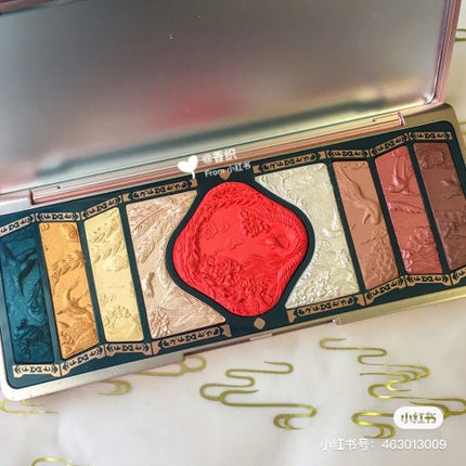 牡丹鏤月浮雕  百鳥朝鳳/花西子/アイシャドウパレットを使ったクチコミ(1枚目)