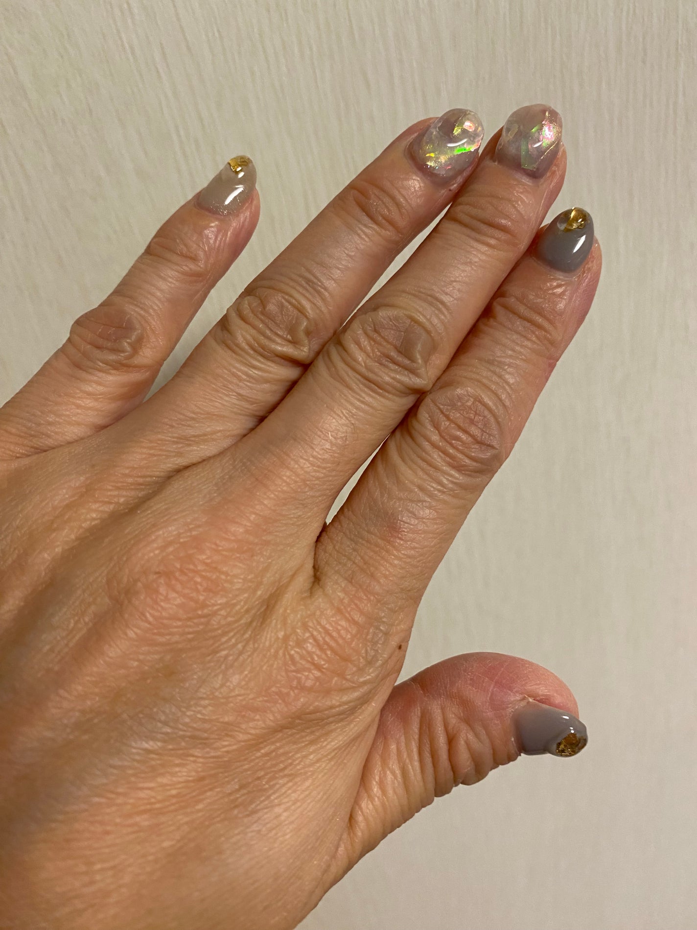 キラキラ☆ on LIPS 「#今月のネイル#キラキラが#素敵✨✨#秋っぽい#デザイン#ニュ..」(3枚目)