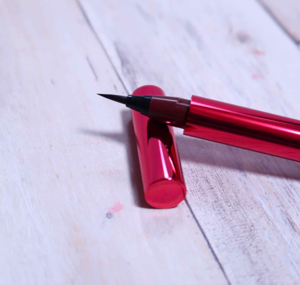 リアルストロングアイライナー24hWP/K-パレット/リキッドアイライナーを使ったクチコミ(2枚目)