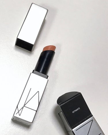 結局追ってしまった😂

NARS
ソフトマット ティンティッドリップバーム
00361 ベージュヌード

https://lipscosme.com/posts/2768184
こちらでも語らせていただ