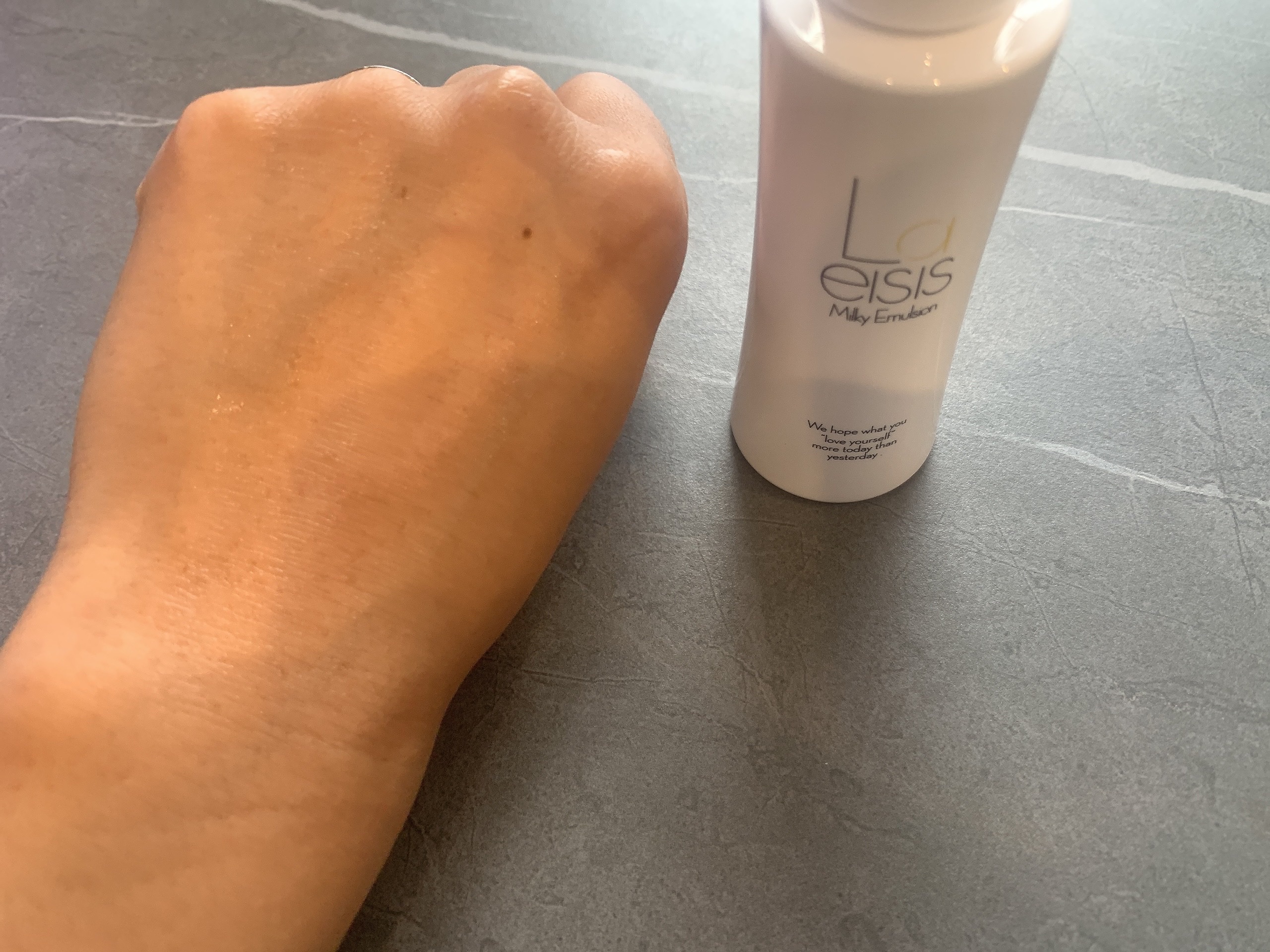 ミルキーエマルジョン/Laeisis/乳液を使ったクチコミ（3枚目）
