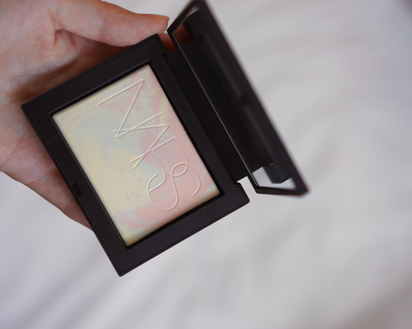 ライトリフレクティング プリズマティックパウダー/NARS/プレストパウダーを使ったクチコミ(1枚目)