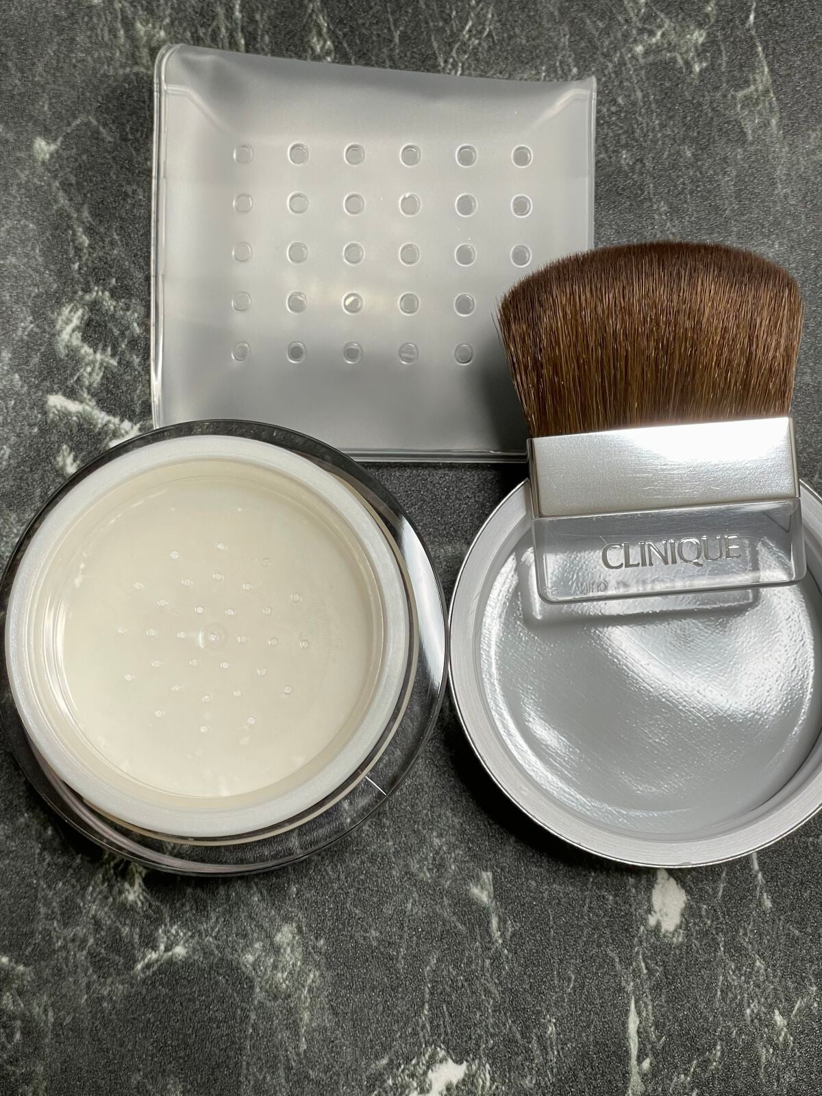 イーブン ベター ブライトニング ルース パウダーC/CLINIQUE/ルースパウダー by みさ/1000件レビュー済み🌸