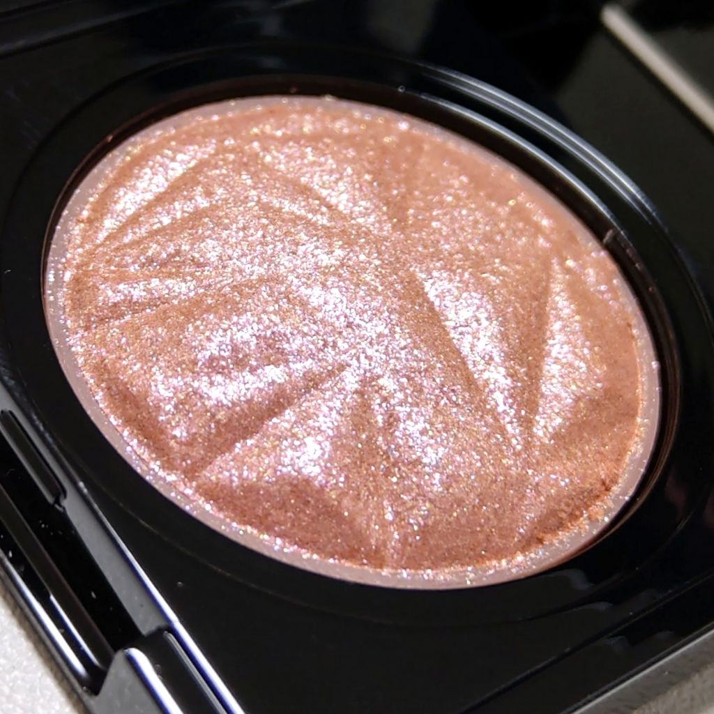 プリズム エアー シャドウ/CLIO/単色アイシャドウを使ったクチコミ（3枚目）