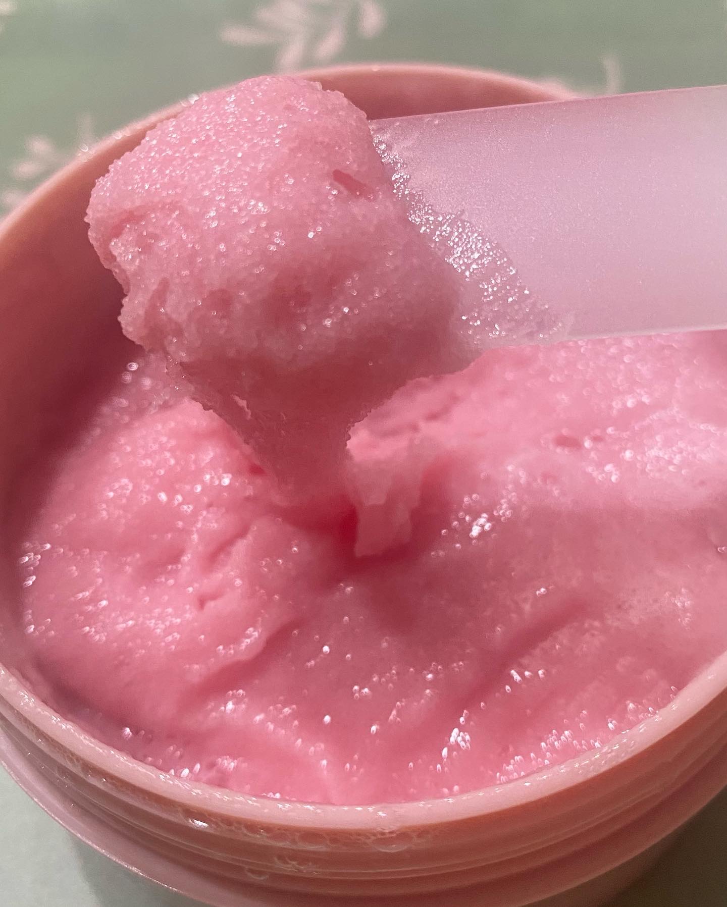 Q+Me スウィート ボム タラソ スクラブ/AGARISM/バスト・ヒップケアを使ったクチコミ（3枚目）