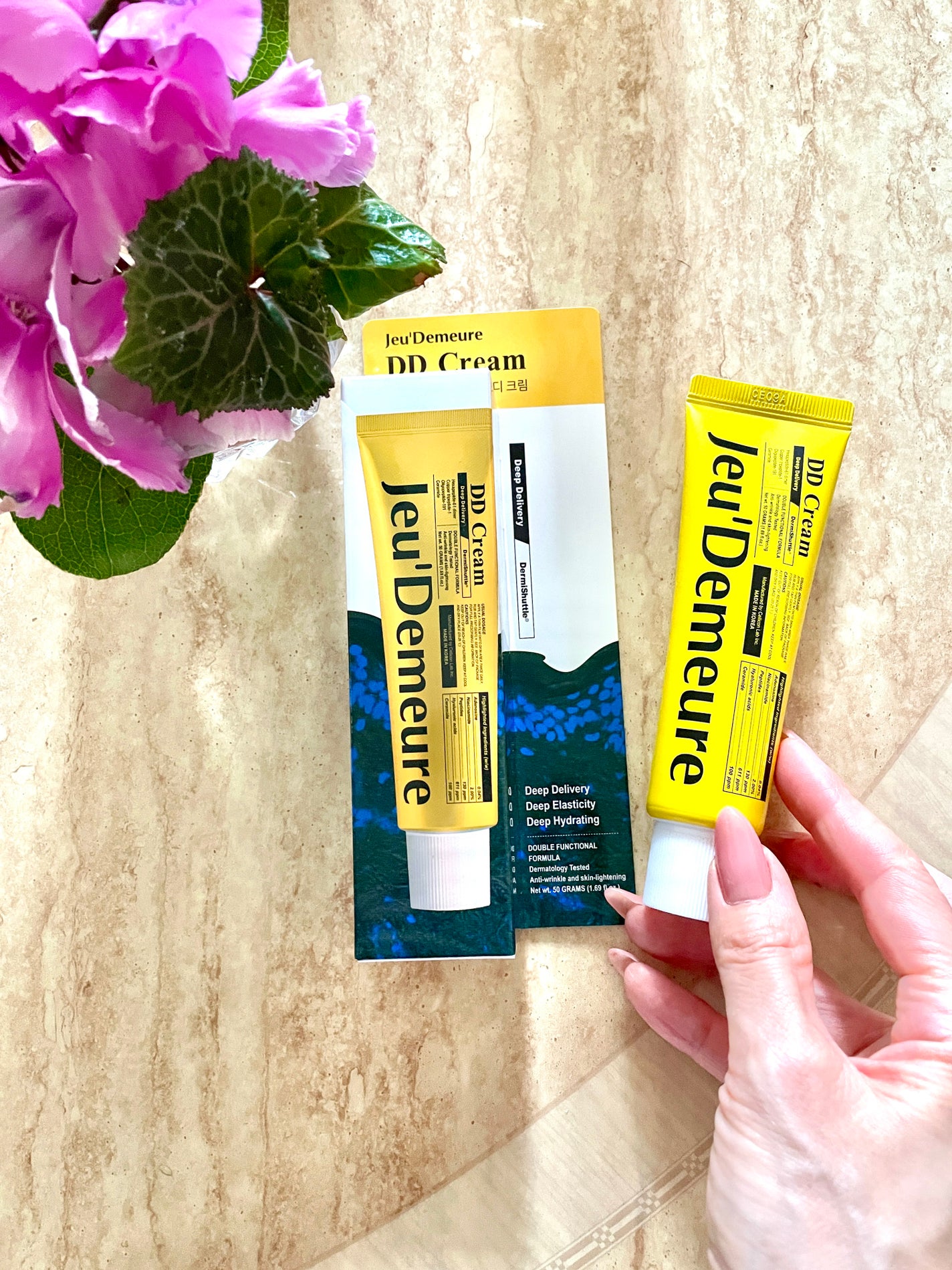 Shiho Arai on LIPS 「日本初上陸、韓国発の最強エイジングケアクリームジュディメール・..」(1枚目)