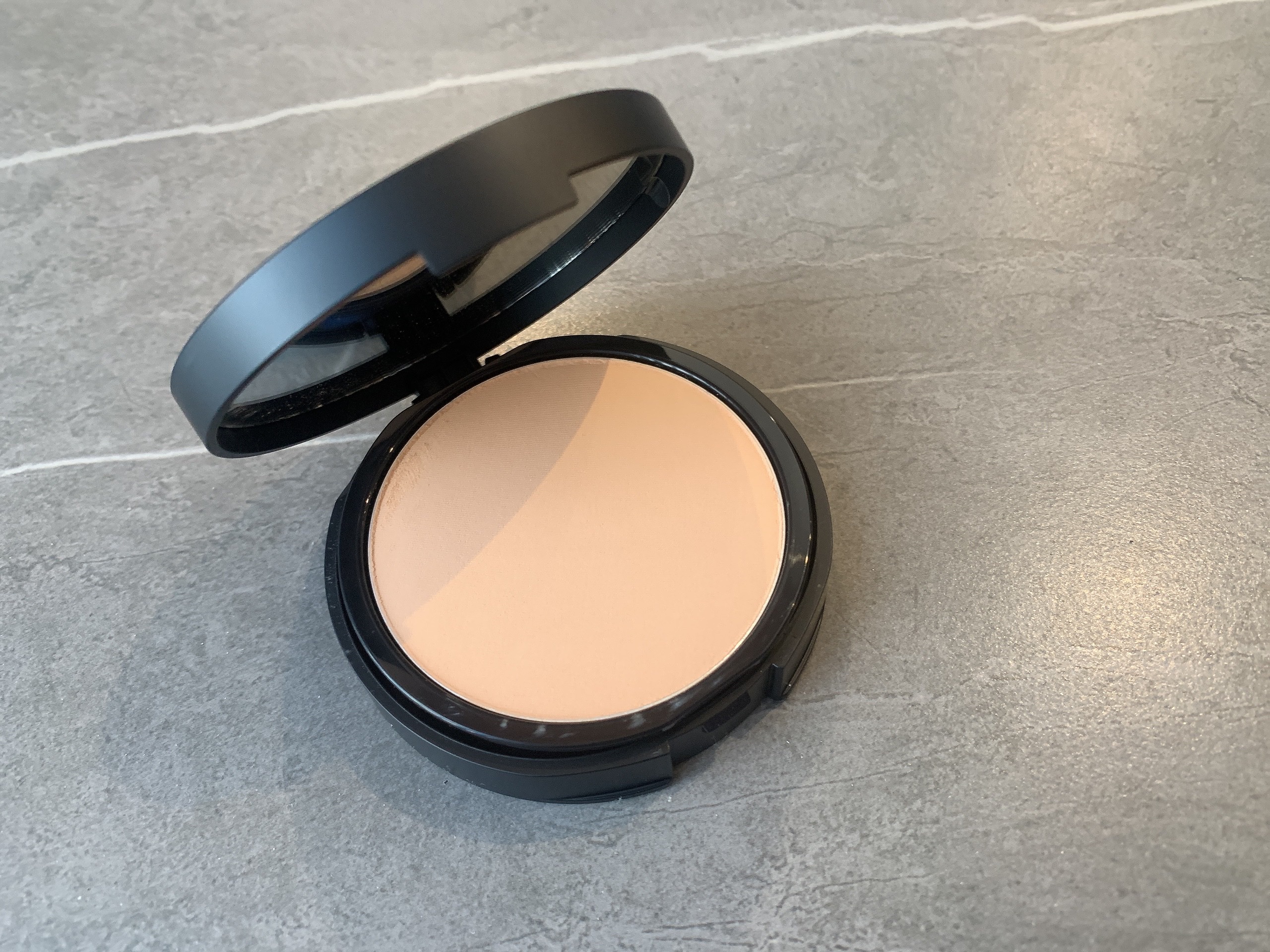 ベアプロ 16HR パウダー ファンデーション/bareMinerals/パウダーファンデーションを使ったクチコミ（3枚目）