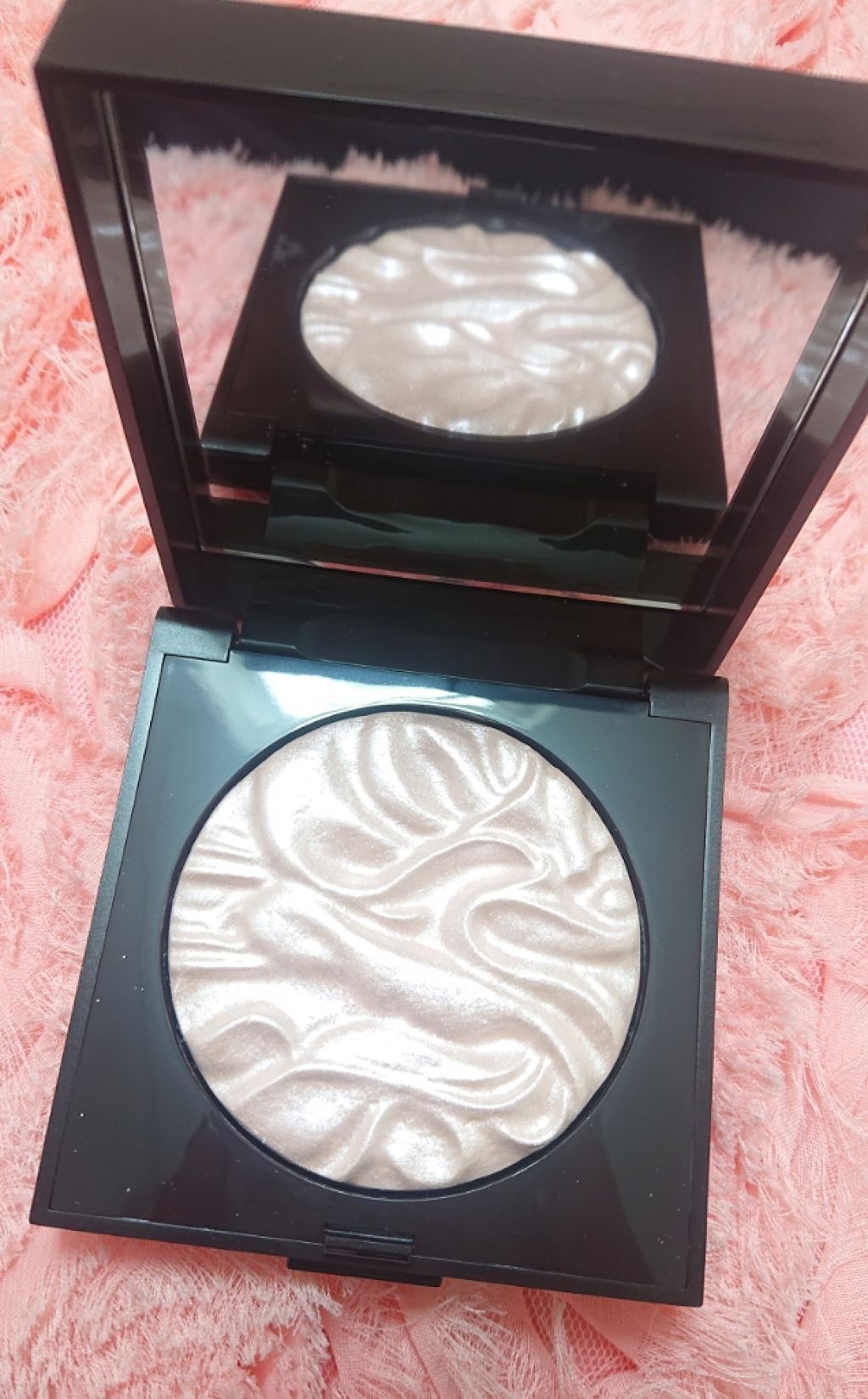 フェイスイルミネーター/ローラ メルシエ/パウダーハイライトを使ったクチコミ(1枚目)