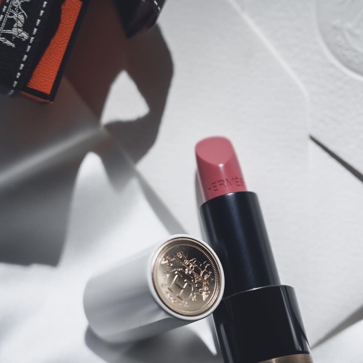 〈ルージュ・エルメス〉 ルージュ ア レーヴル サティネ 18 ローズ・アンサンス/エルメス/口紅を使ったクチコミ（2枚目）