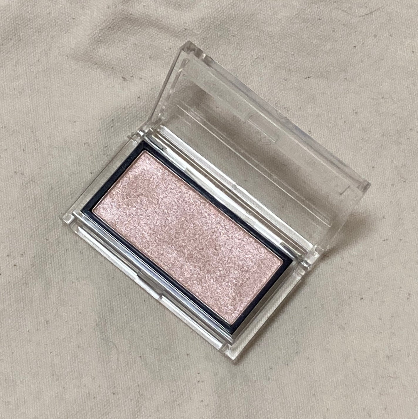 グローイングゴッテスハイライター/SLN/パウダーハイライトを使ったクチコミ(2枚目)