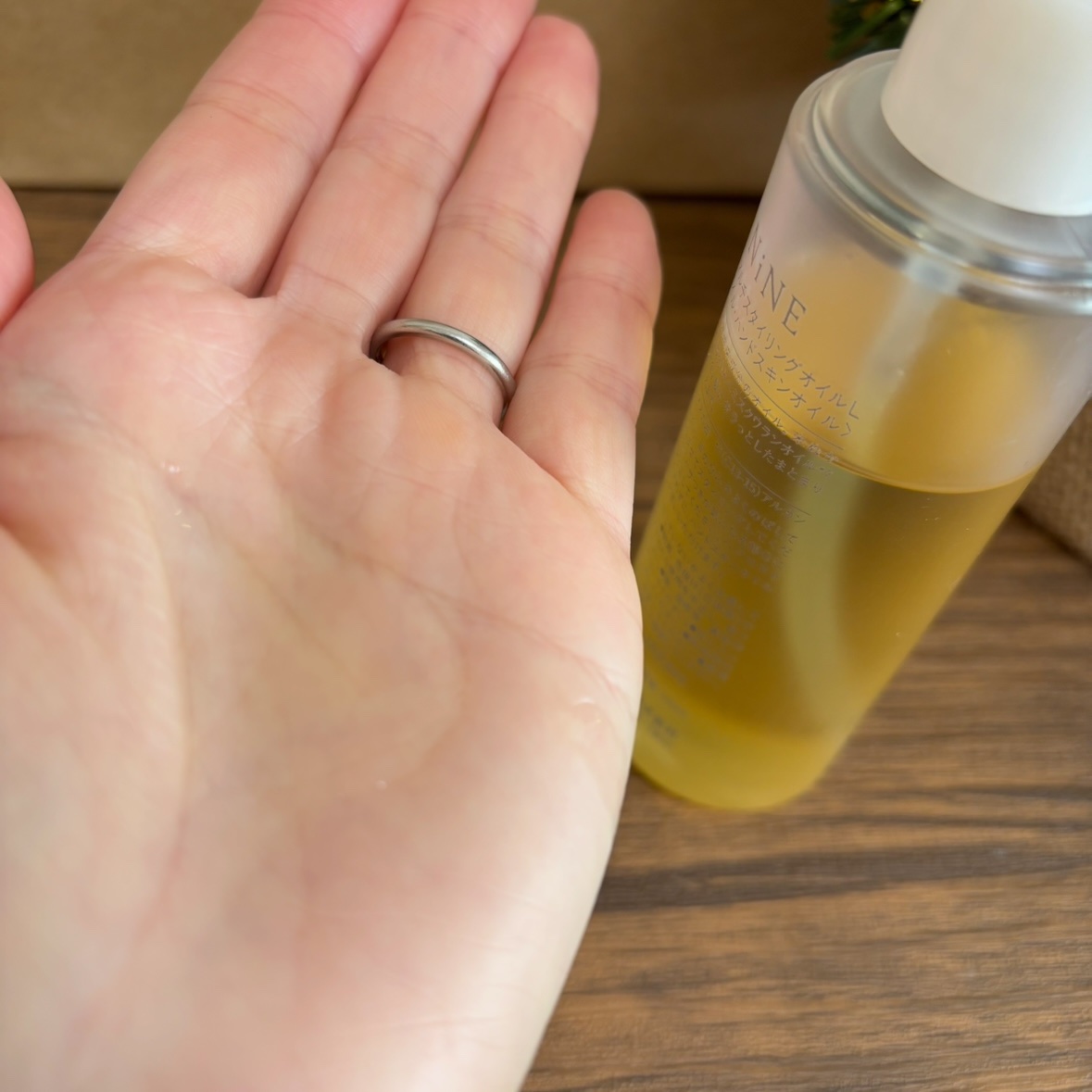 マルチスタイリングオイルライト 100ml/NiNE/ヘアオイルを使ったクチコミ（2枚目）