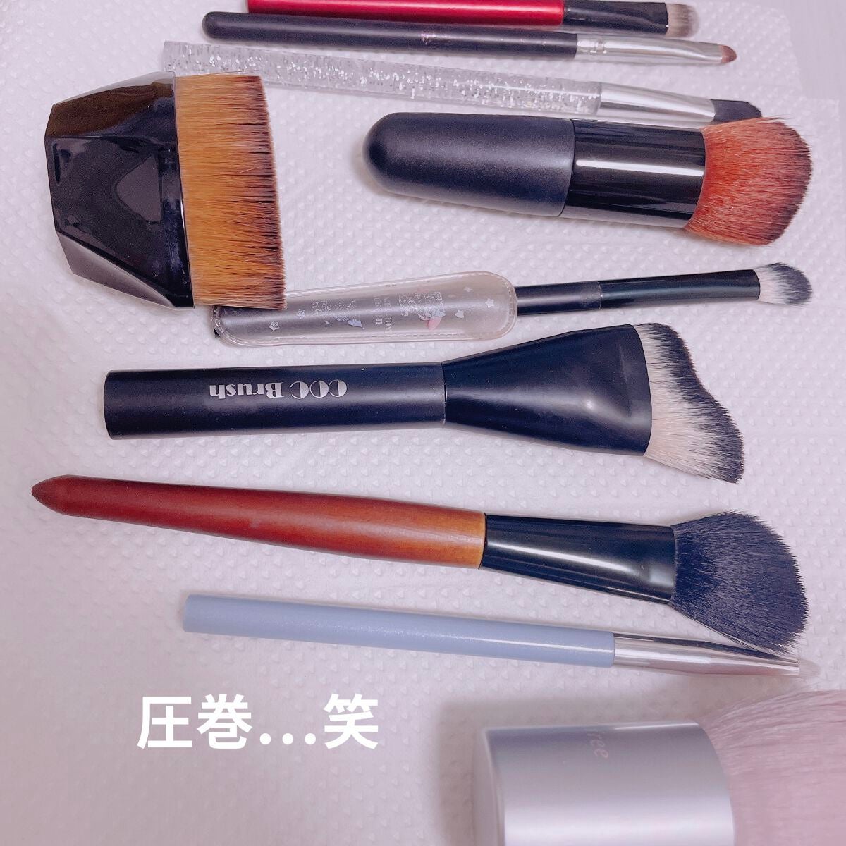 ペタル 55 ファンデーション ブラシ/shu uemura/メイクブラシを使ったクチコミ(3枚目)