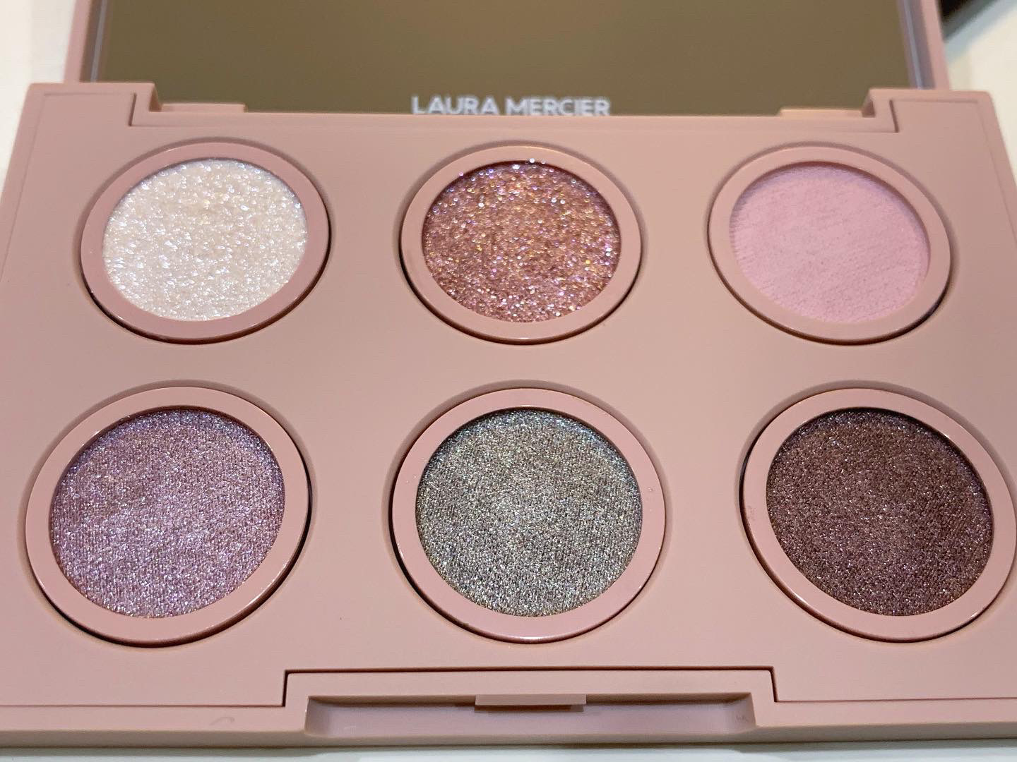 プリマ バレリーナ ミニ アイシャドウ パレット/ローラ メルシエ/アイシャドウパレットを使ったクチコミ（1枚目）