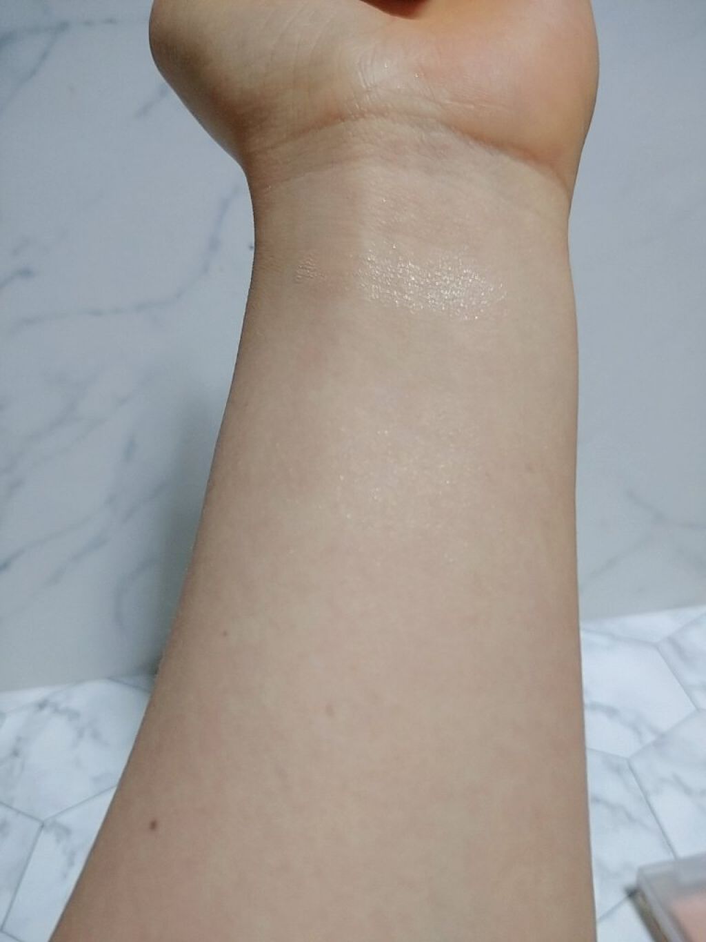 ドレープド シマーグロウ/excel/パウダーハイライトを使ったクチコミ（3枚目）