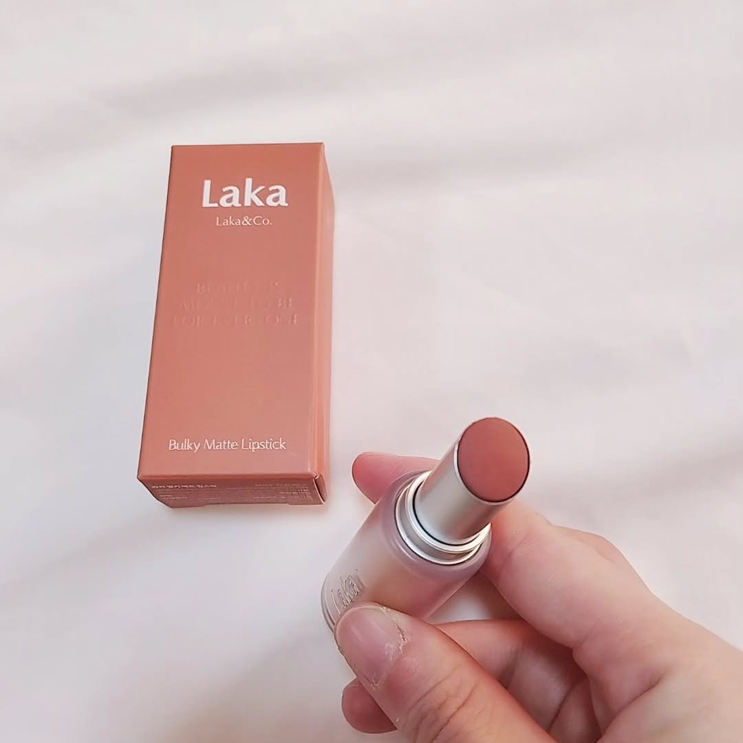 バルキーマットリップスティック/Laka/口紅を使ったクチコミ（2枚目）