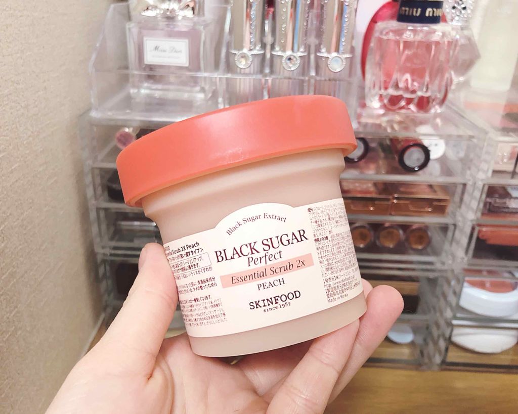 ブラックシュガー パーフェクト エッセンシャル スクラブ2X/SKINFOOD/洗い流すパック・マスクを使ったクチコミ（2枚目）