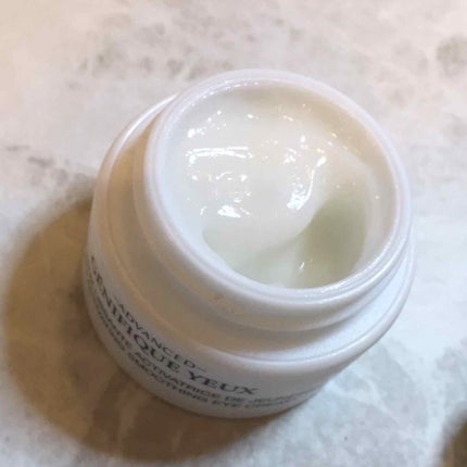 LANCOME ジェニフィック アドバンスト アイ Nのクチコミ「アドベントカレンダーでゲットしたミニサイズを使用中。
目元がふっくらするような気はしますが、.....」(2枚目)