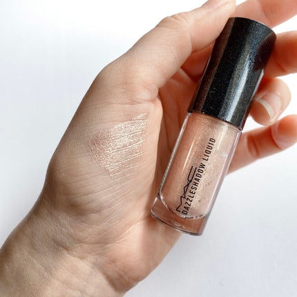 ダズルシャドウ リキッド/M・A・C/リキッドアイシャドウを使ったクチコミ(4枚目)