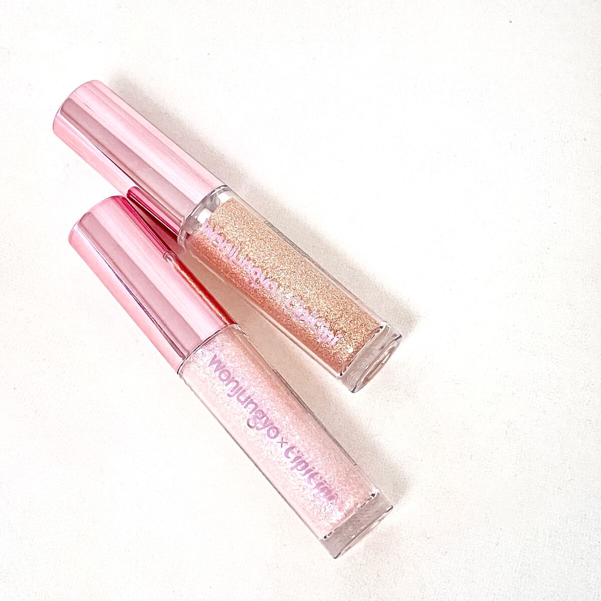 
最近グリッターやらとにかく
キラキラアイテムに惹かれがち🫶

特に気になってたグリッター2色買えてはっぴー💓

☑︎Wonjungyo / ダイヤモンドライナー
3色展開のグリッター。
絶妙なカラーで可愛すぎる🥺✨

ブラシは斜めに