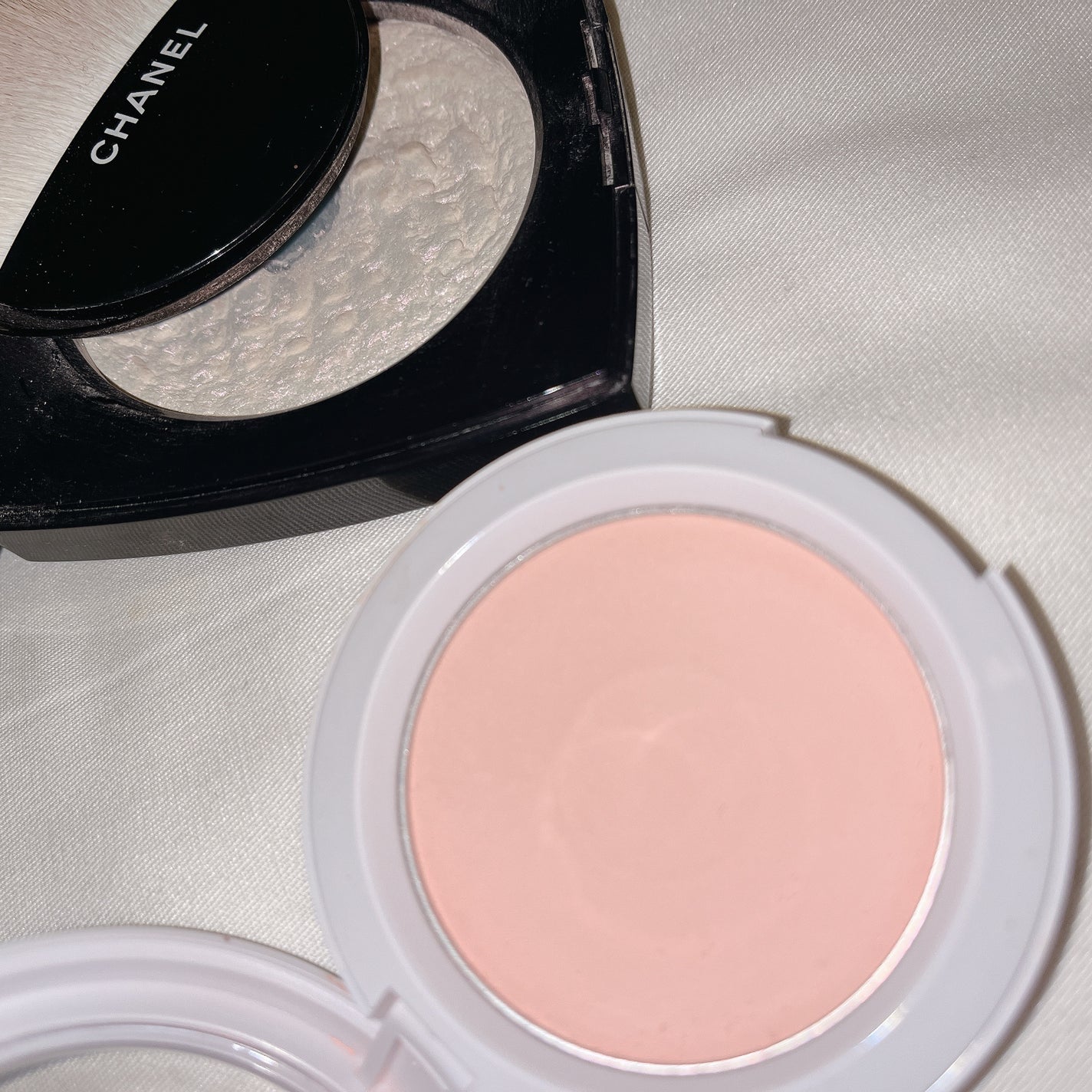 プードゥル ルミエール/CHANEL/パウダーハイライトを使ったクチコミ(2枚目)