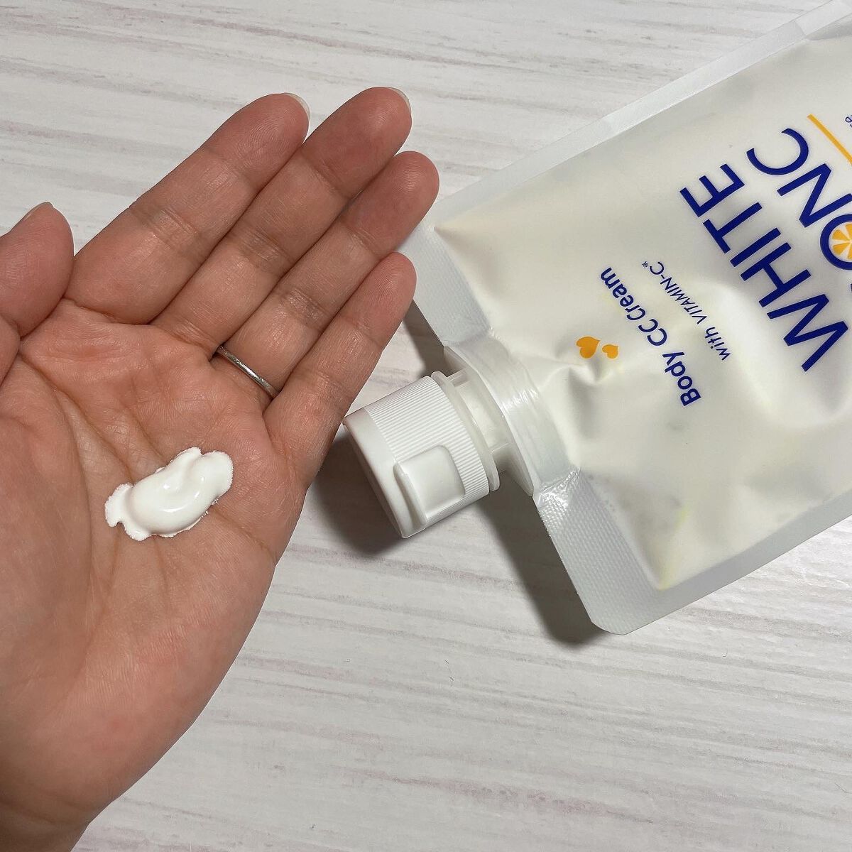 薬用ホワイトコンク ホワイトニングCC CII/ホワイトコンク/ボディクリームを使ったクチコミ(2枚目)