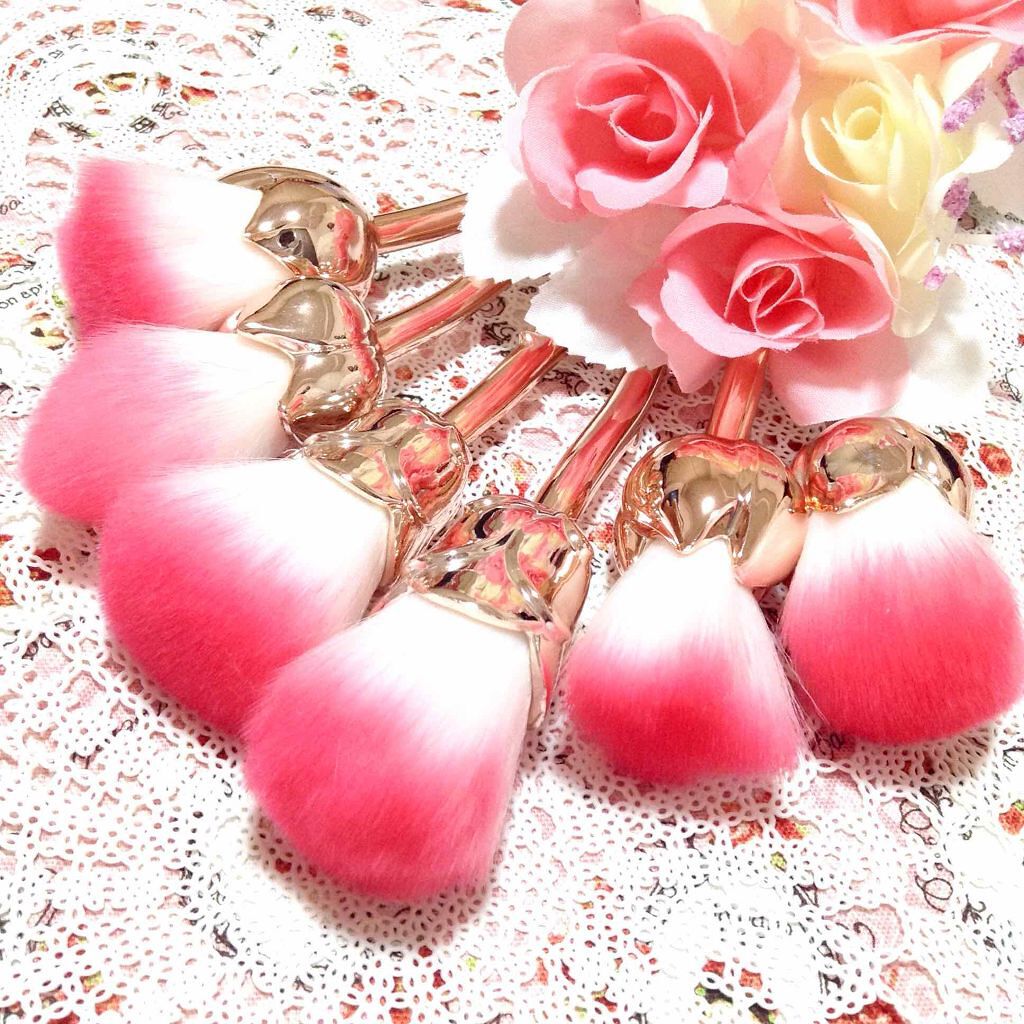 ゆな@yuyuyu000ooo on LIPS 「薔薇のメイクブラシ🌹言わずもがな見た目が可愛いから買ったブラシ..」(4枚目)