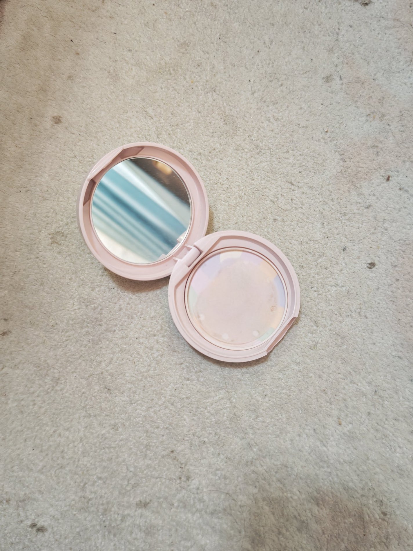 マシュマロフィニッシュパウダー ~Abloom~/キャンメイク/プレストパウダーを使ったクチコミ(1枚目)