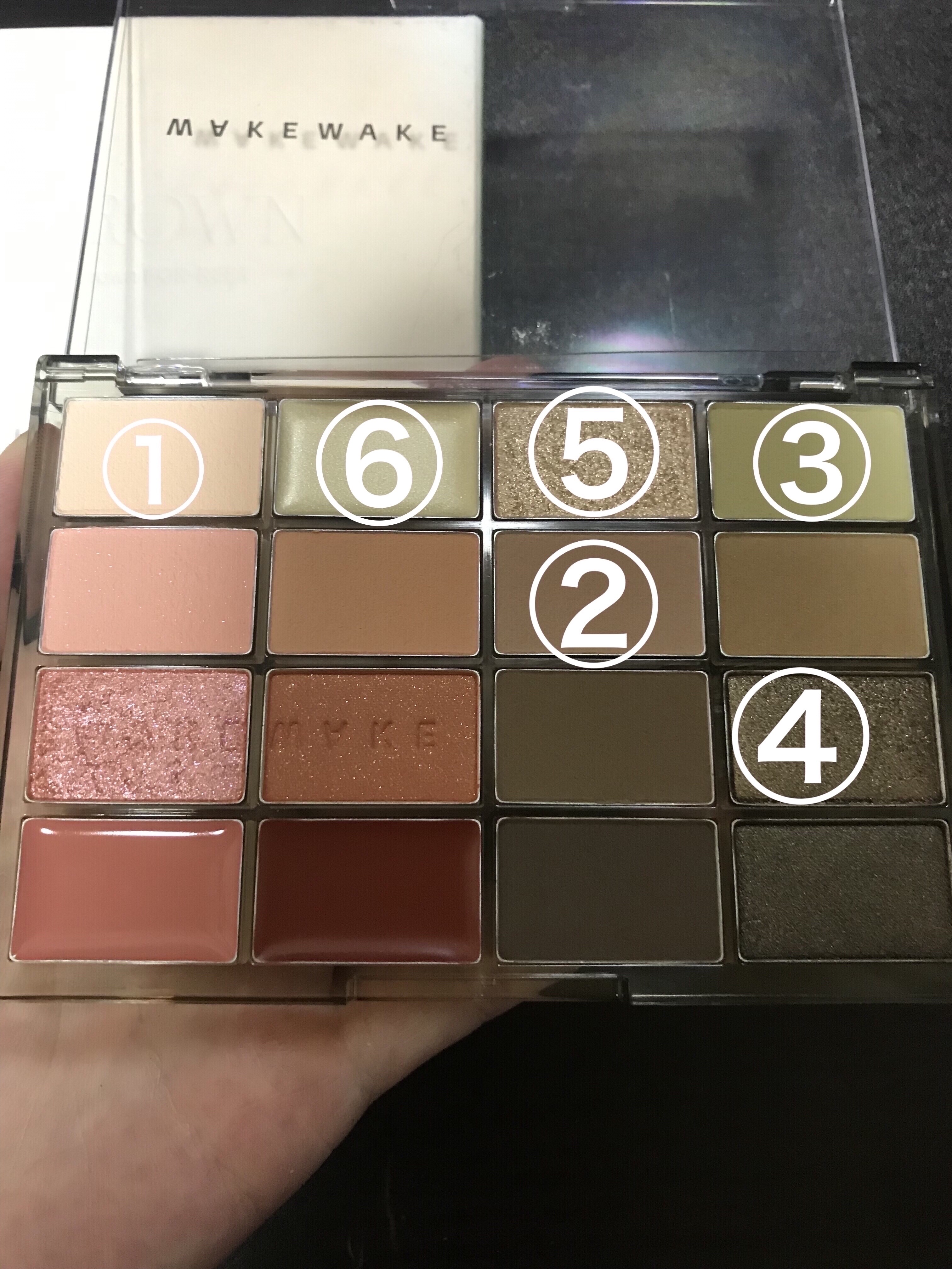 ソフトブラーリングアイパレット/wakemake/アイシャドウパレットを使ったクチコミ（2枚目）