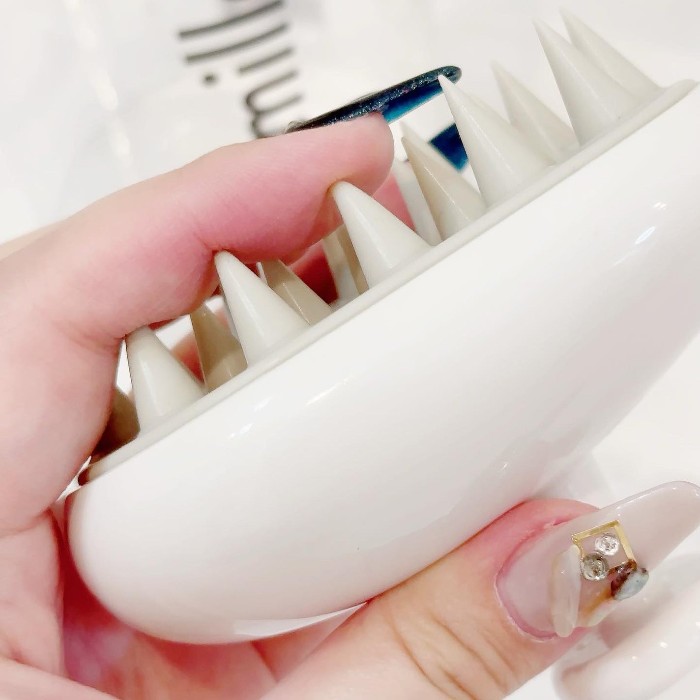 プロミル カルテスキャルプマッサージャー/Promille/スカルプブラシを使ったクチコミ(4枚目)