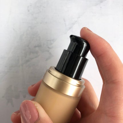 ボーン ディス ウェイ アンディテクタブル 24H マット ファンデーション/Too Faced/リキッドファンデーションを使ったクチコミ(2枚目)