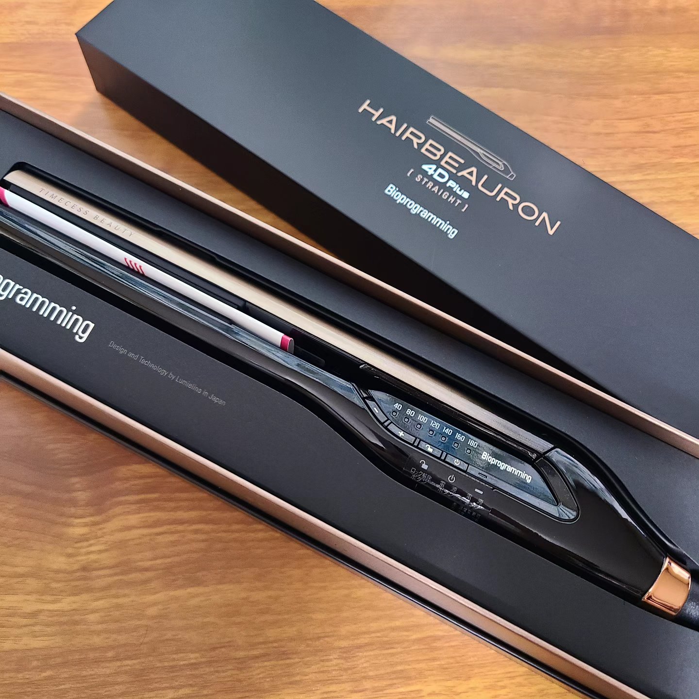 HAIRBEAURON 4D ストレートヘアアイロン 黒・金