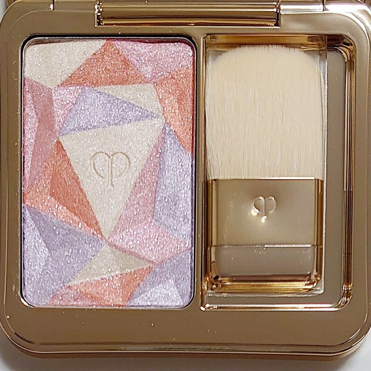 ル・レオスールデクラ /クレ・ド・ポー ボーテ/パウダーハイライトを使ったクチコミ(2枚目)