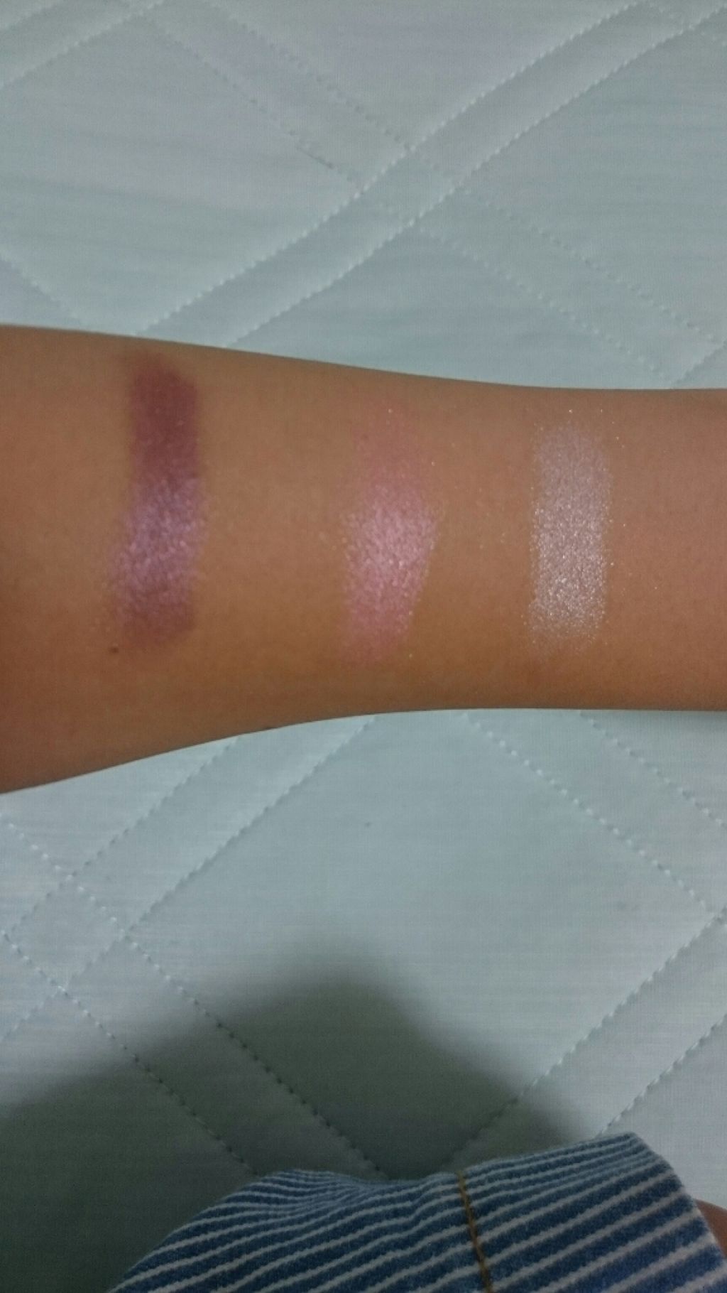 エルファー プロフェッショナル アイシャドウ/DAISO/アイシャドウパレットを使ったクチコミ（3枚目）