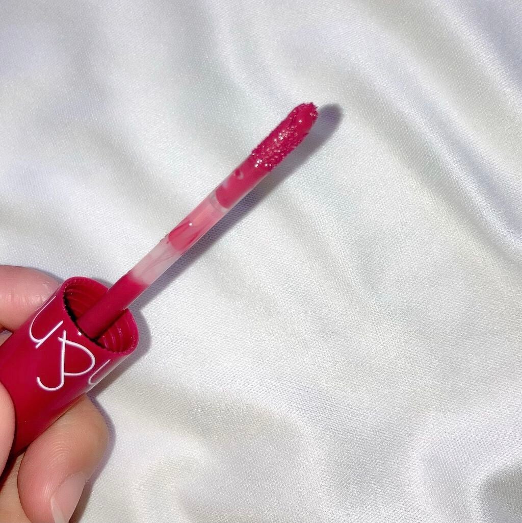 ジューシーラスティングティント/rom&nd/リップティントを使ったクチコミ(3枚目)