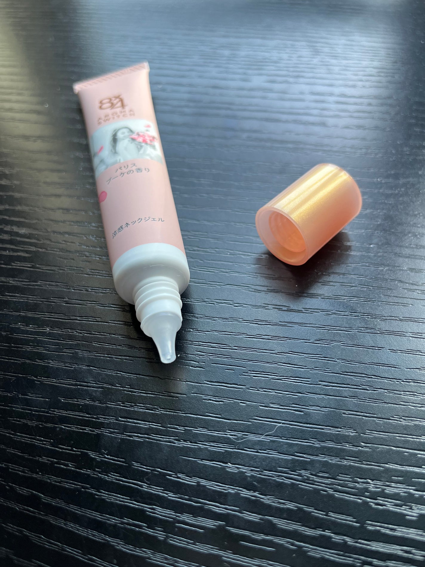 8x4 アロマスイッチ 涼感ネックジェル パリスブーケの香り/8x4/デオドラント・制汗剤を使ったクチコミ(4枚目)