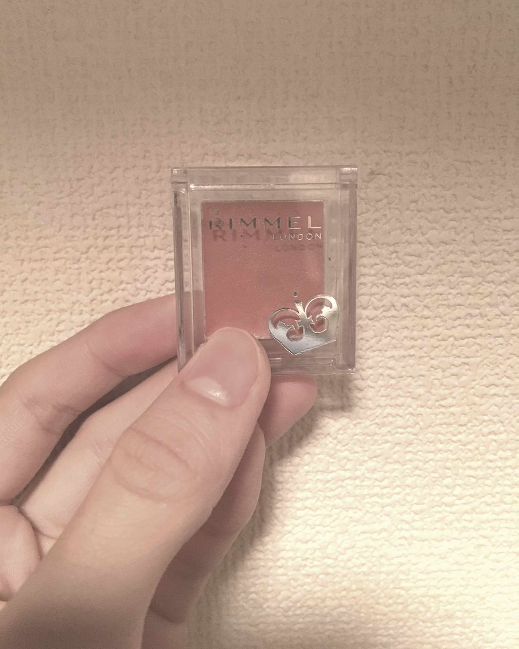 プリズム パウダーアイカラー/リンメル ロンドン/単色アイシャドウを使ったクチコミ(1枚目)