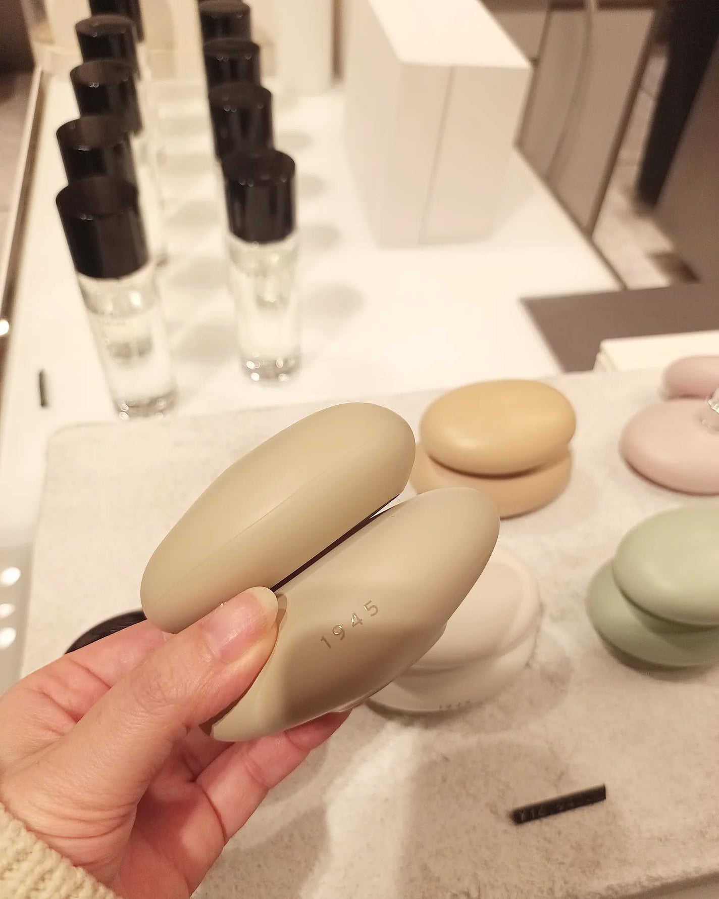 1945 オードトワレ BLACK/SHOLAYERED/香水(その他)を使ったクチコミ(7枚目)