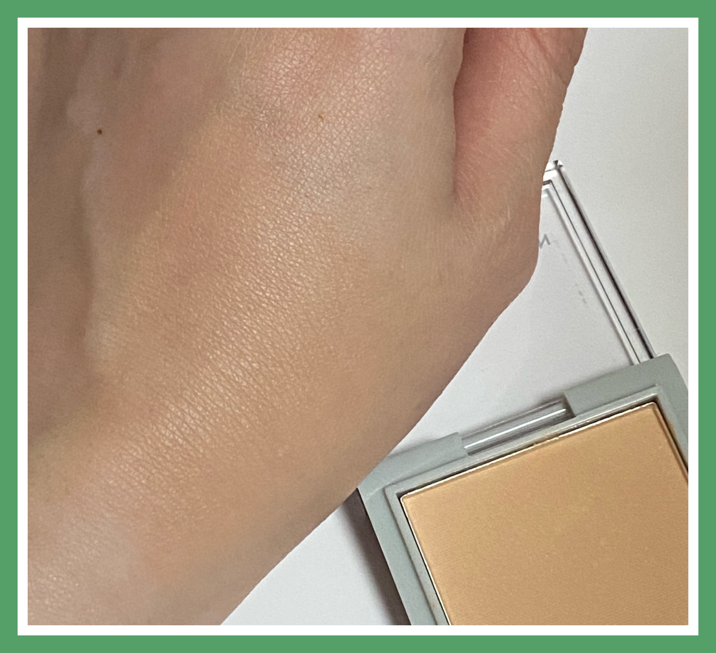 セリア &. パウダーファンデーションのクチコミ「&. パウダーファンデーション
ベージュ
────────────
セリアで見つけたパウダーフ.....」（2枚目）