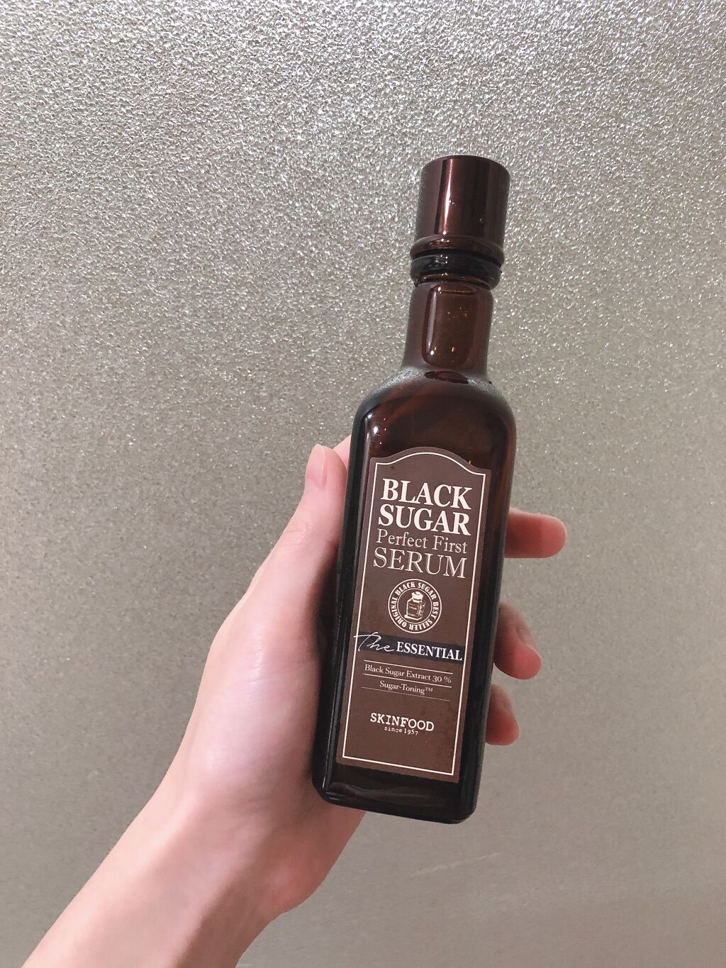 ブラックシュガー パーフェクト ファーストセラム  ザ・エッセンシャル/SKINFOOD/美容液を使ったクチコミ（1枚目）