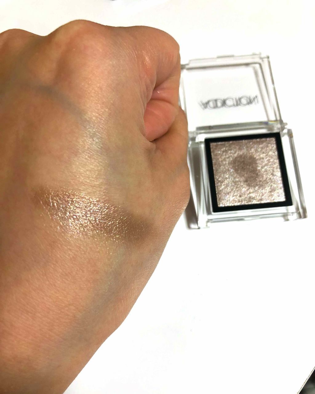 アディクション ザ アイシャドウ 69 Flash Back (P) /ADDICTION/単色アイシャドウを使ったクチコミ（3枚目）