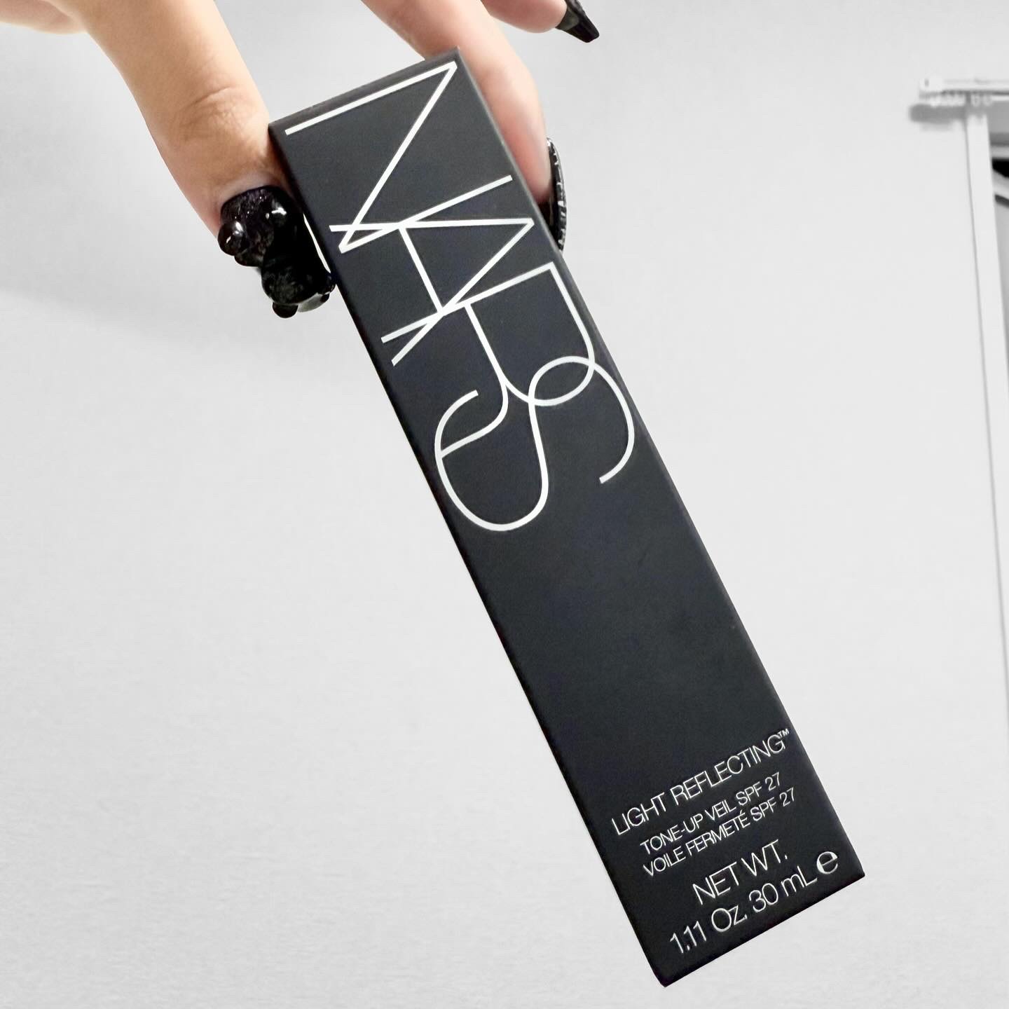 ライトリフレクティング　トーンアップヴェール/NARS/化粧下地を使ったクチコミ（2枚目）