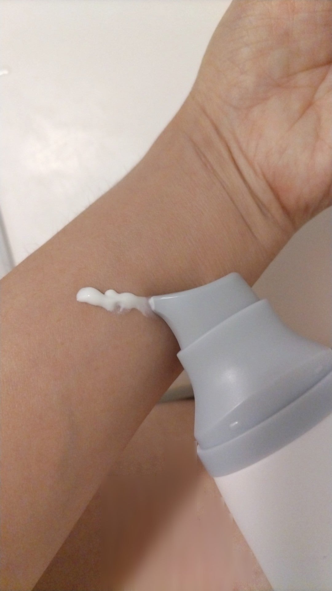 ヒアルーシカ ウォーターフィット サンセラム/SKIN1004/日焼け止めローションを使ったクチコミ(3枚目)