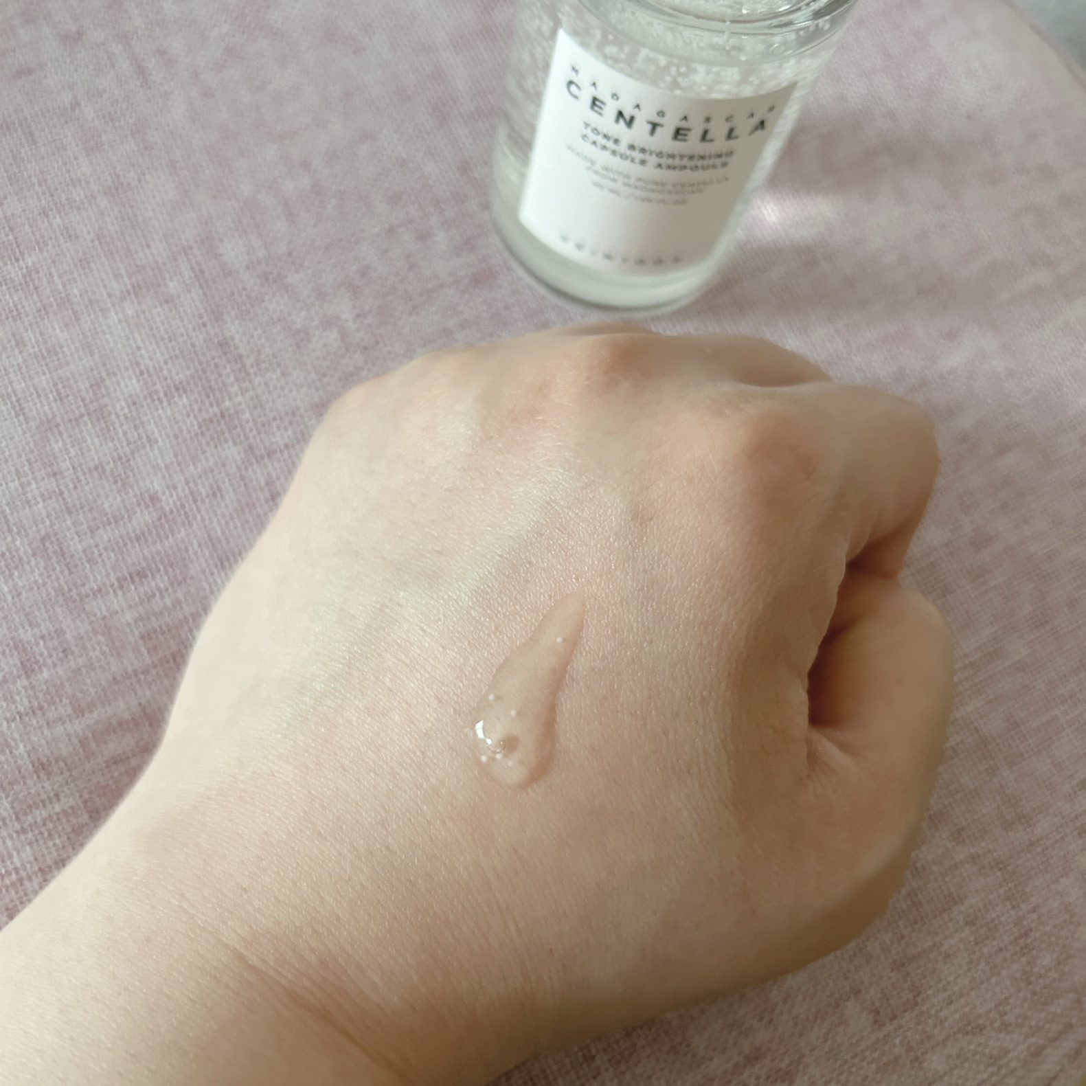 トーンブライトニング カプセルアンプル/SKIN1004/美容液を使ったクチコミ（2枚目）