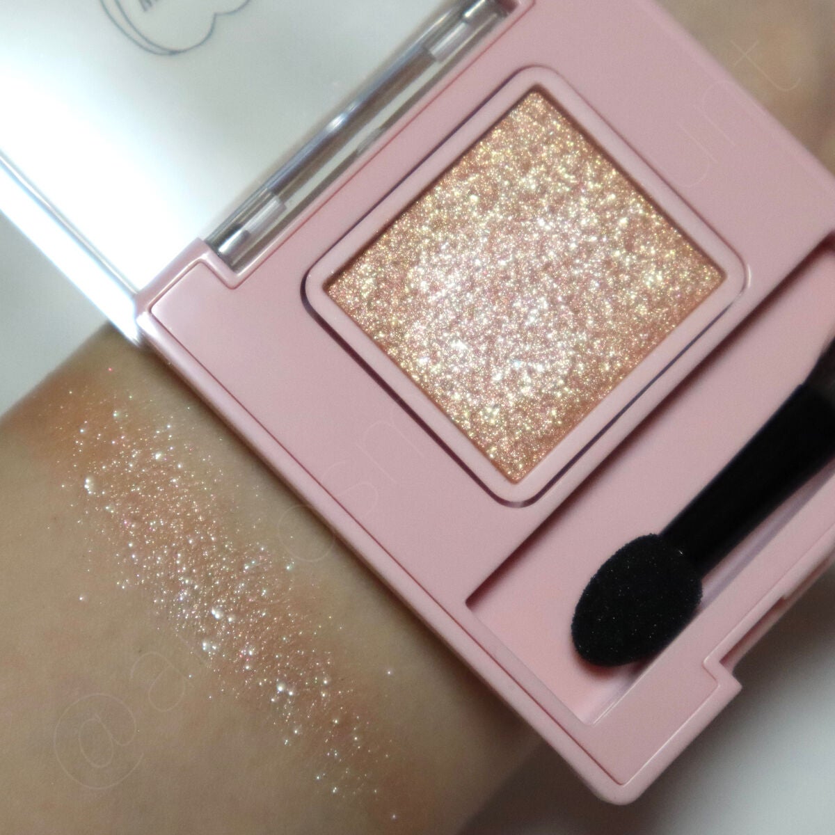 フーミー シングルラメシャドウ/WHOMEE/単色アイシャドウを使ったクチコミ(3枚目)