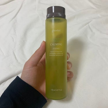 キャップも壊れるほど愛用したCALMING Essence🤍

⚠️壊れるって言っても落とした私の不注意で商品に全く問題はないです

これだけだと保湿ってところでは不十分かなあと思います、エッセンスなの