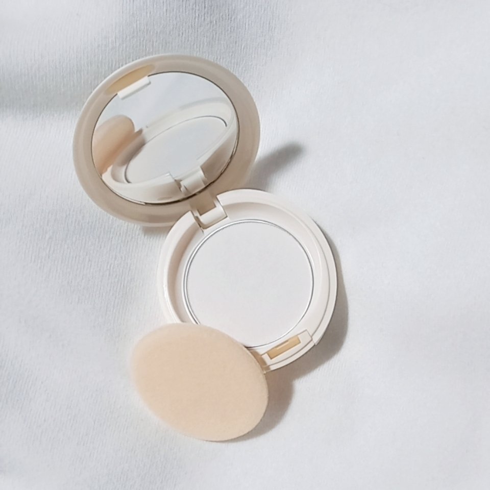 アクメディカ 薬用 フェイスパウダー クリア N/ナリスアップ/プレストパウダーを使ったクチコミ（2枚目）