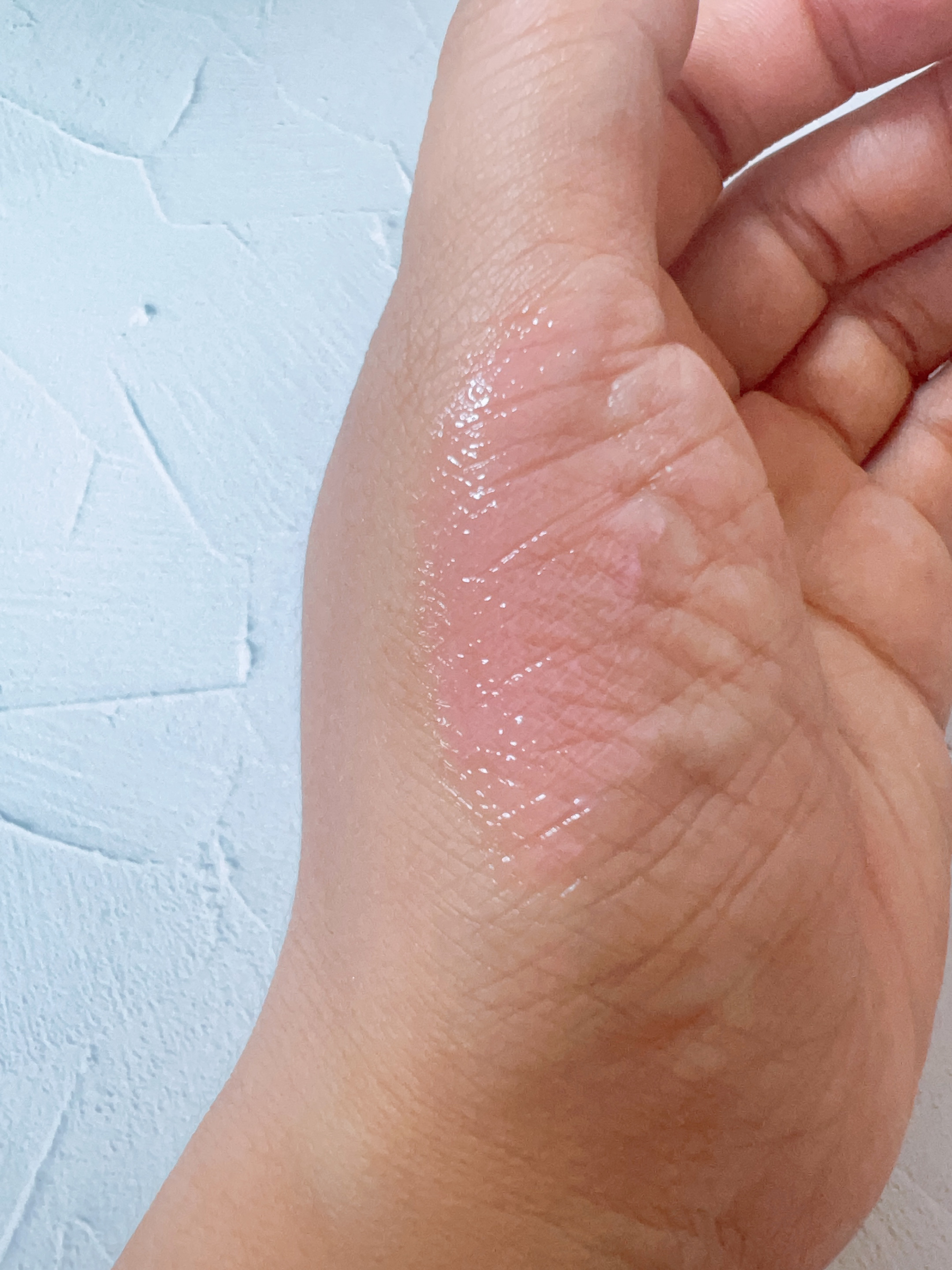 ～トゥー フェイスド ハングオーバー～ ピロー バーム リップ トリートメント/Too Faced/リップ美容液を使ったクチコミ（3枚目）